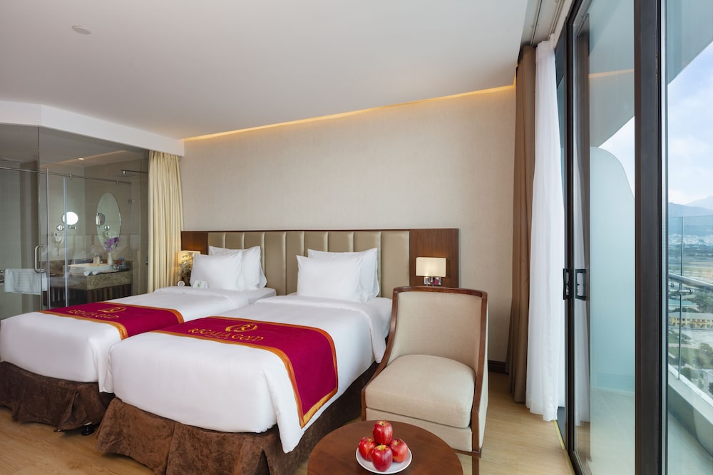 Deluxe Room, Balcony, City View - Photo 2