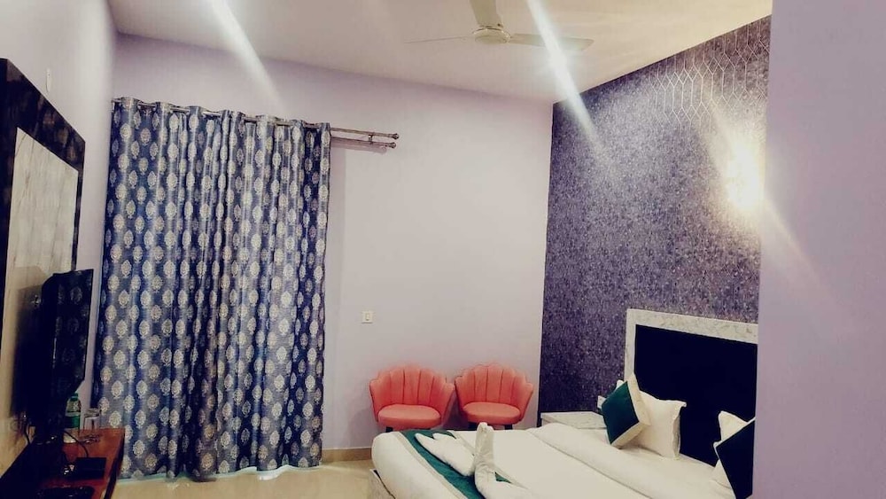 Executive Room - Photo 3