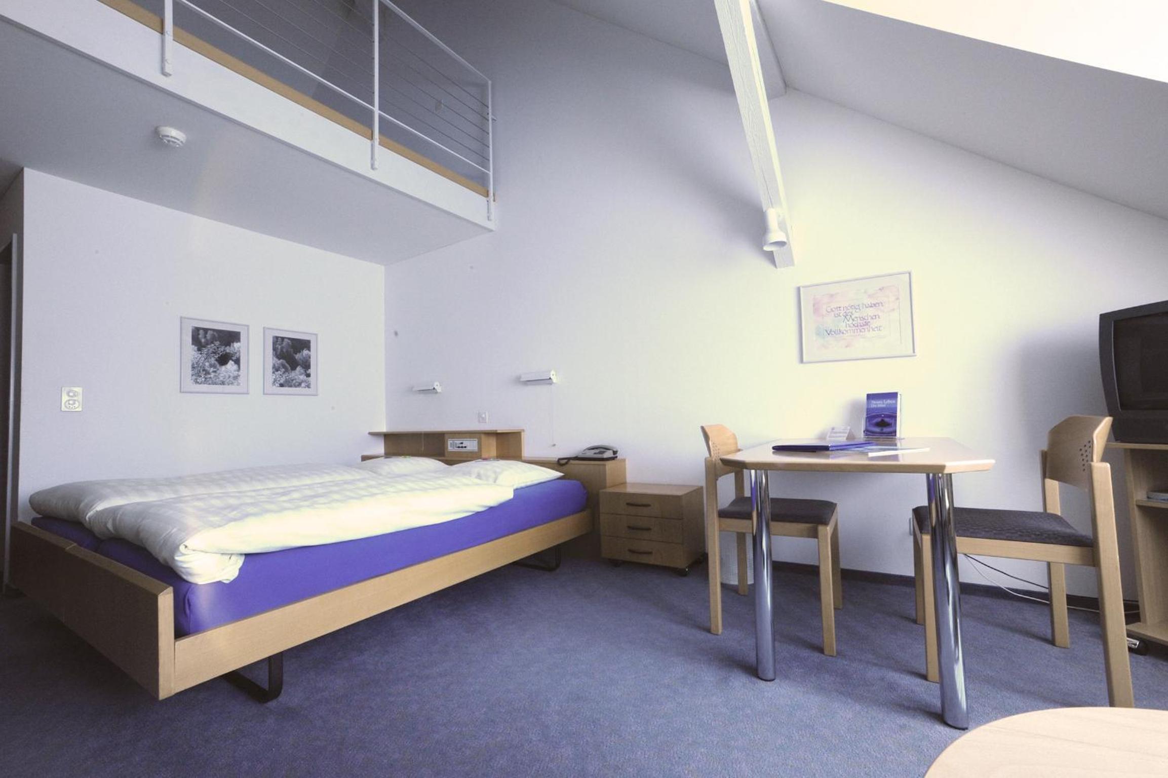 Double Room with Lake View - Photo 6