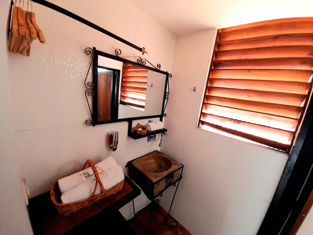 Superior Double Room, 1 Queen Bed, Mountain View photo 2