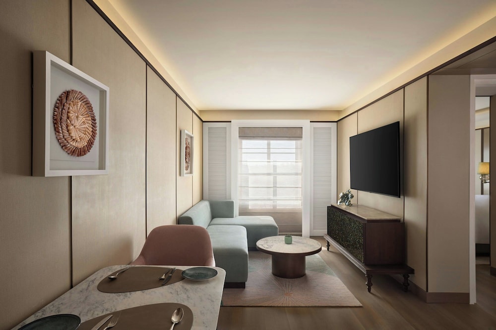 Junior Suite, 1 King Bed