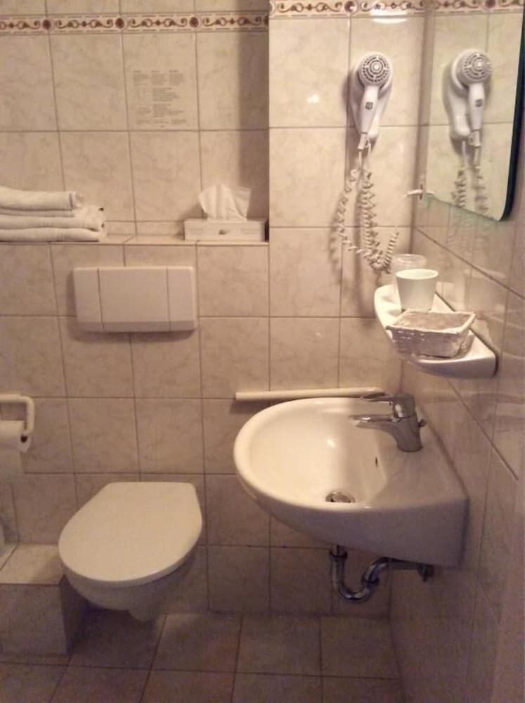 Basic Room photo 3