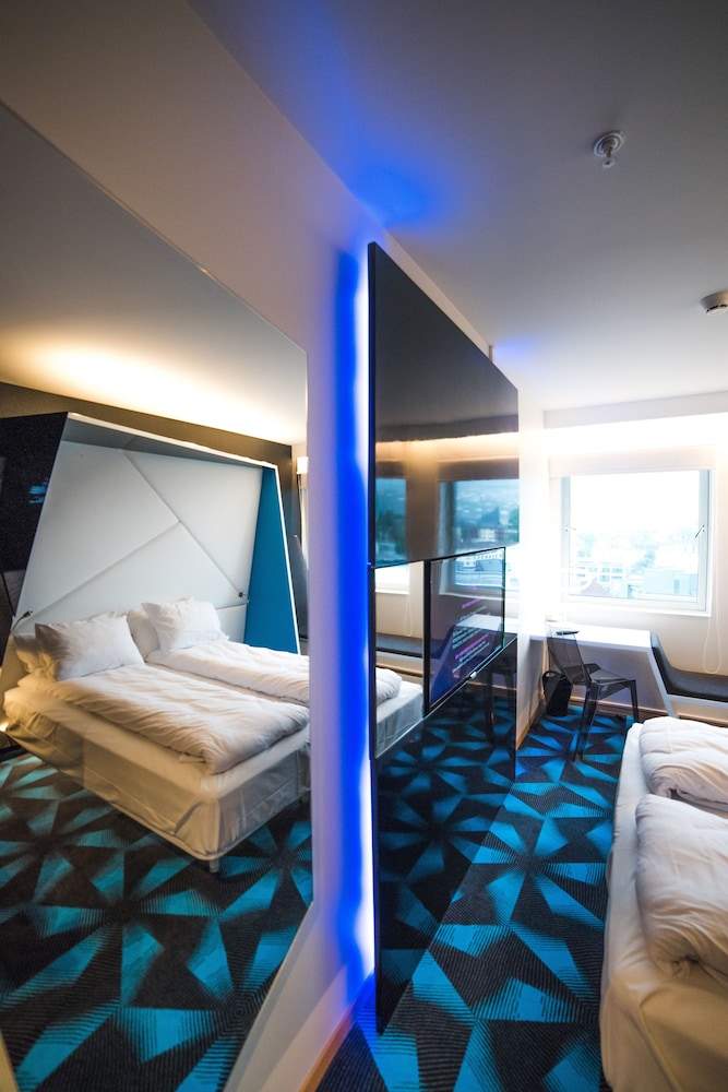 Signature Double Room, 1 Queen Bed photo 1
