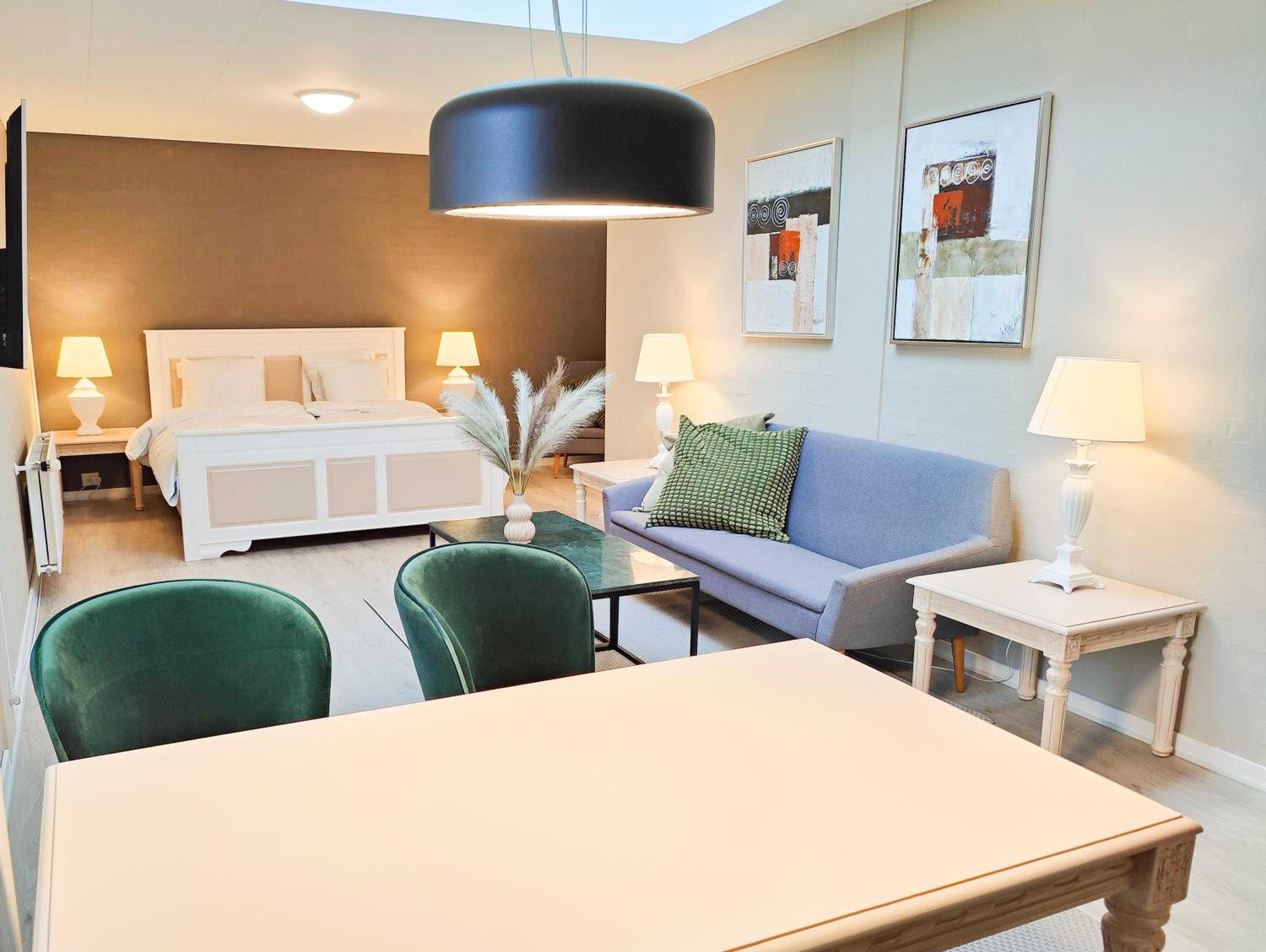 Deluxe King Suite