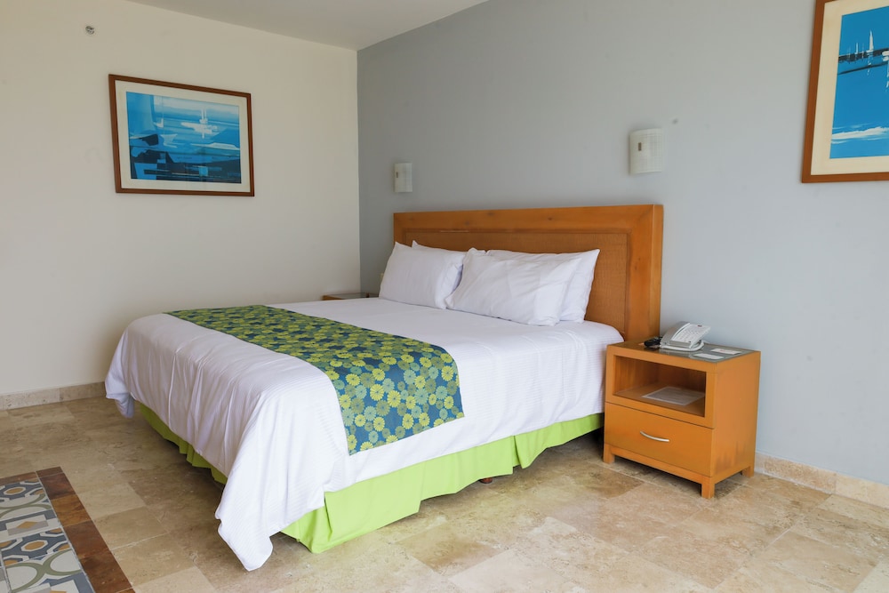 Superior Room, 1 King Bed, Resort View - Photo 1