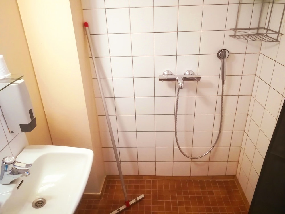 Twin Room, Private Bathroom photo 3