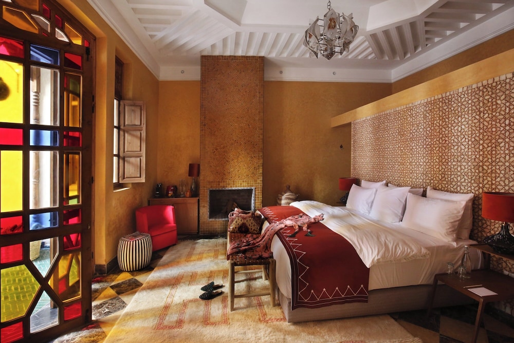 Room (Medium) photo 3