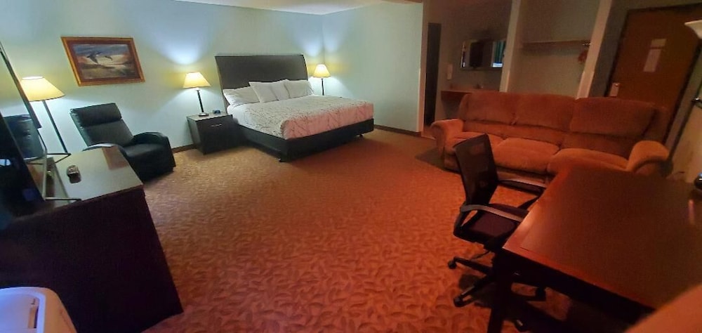Standard Suite, 1 King Bed with Sofa bed, Non Smoking photo 1