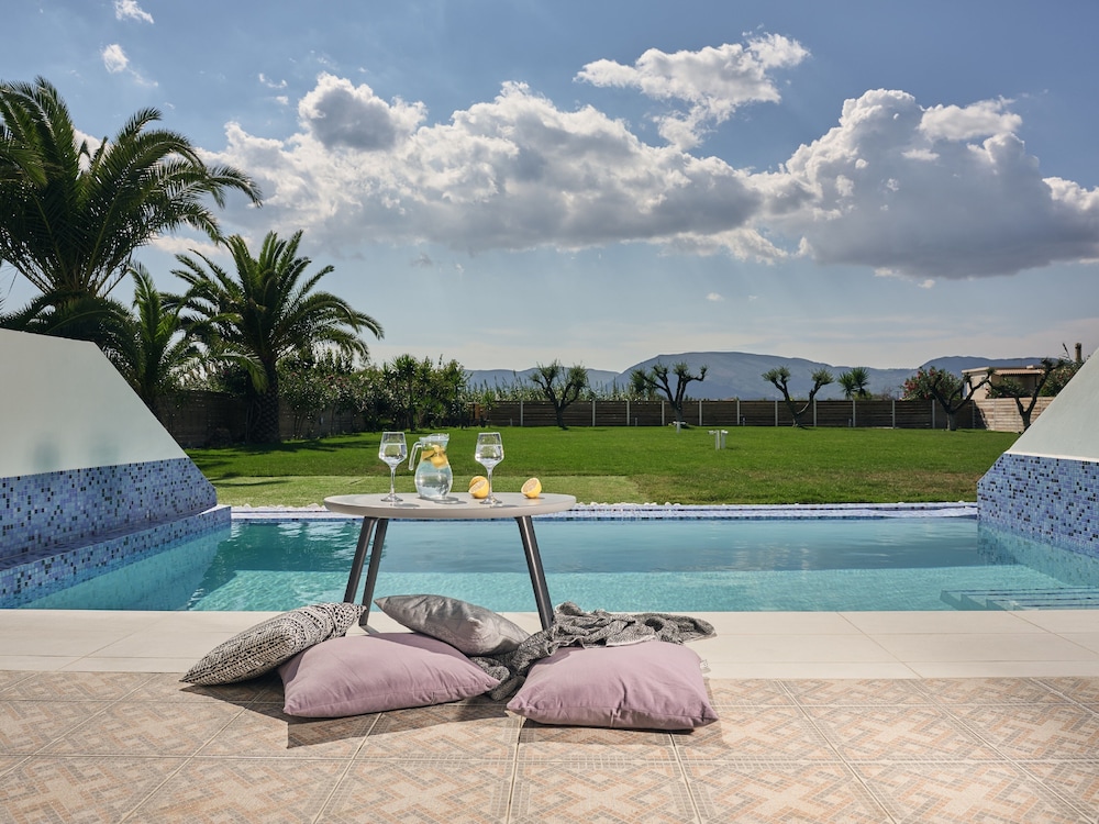 Suite, Private Pool (Master) - Photo 11