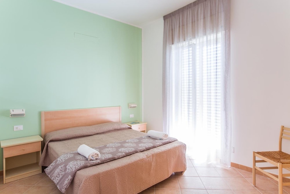 Triple Room, 1 Bedroom, Balcony photo 2