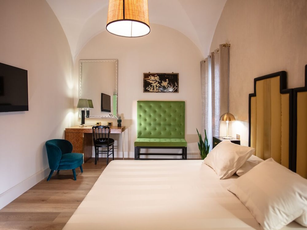 Deluxe Double or Twin Room, Courtyard View (Velluto)