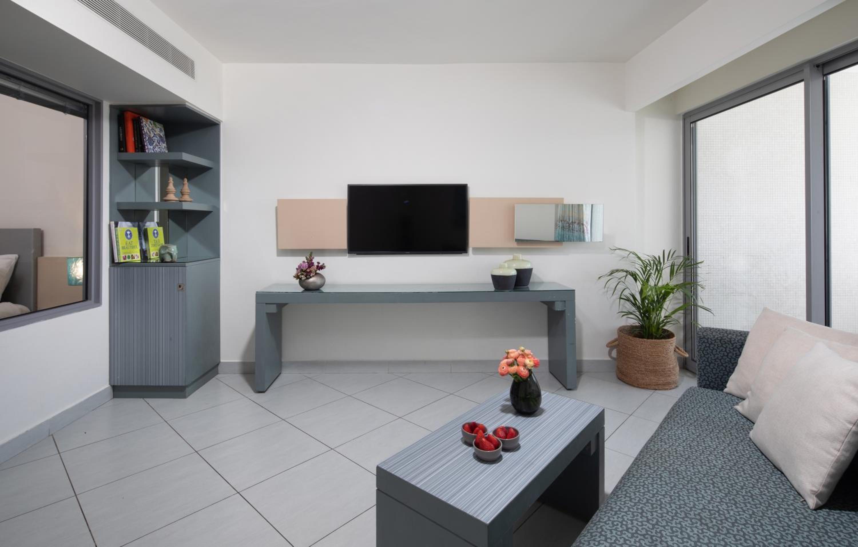 Junior Suite with Sea View (2 Children + 2 Adults) photo 1
