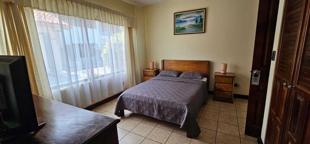 Standard Apartment, 2 Bedrooms, Pool View