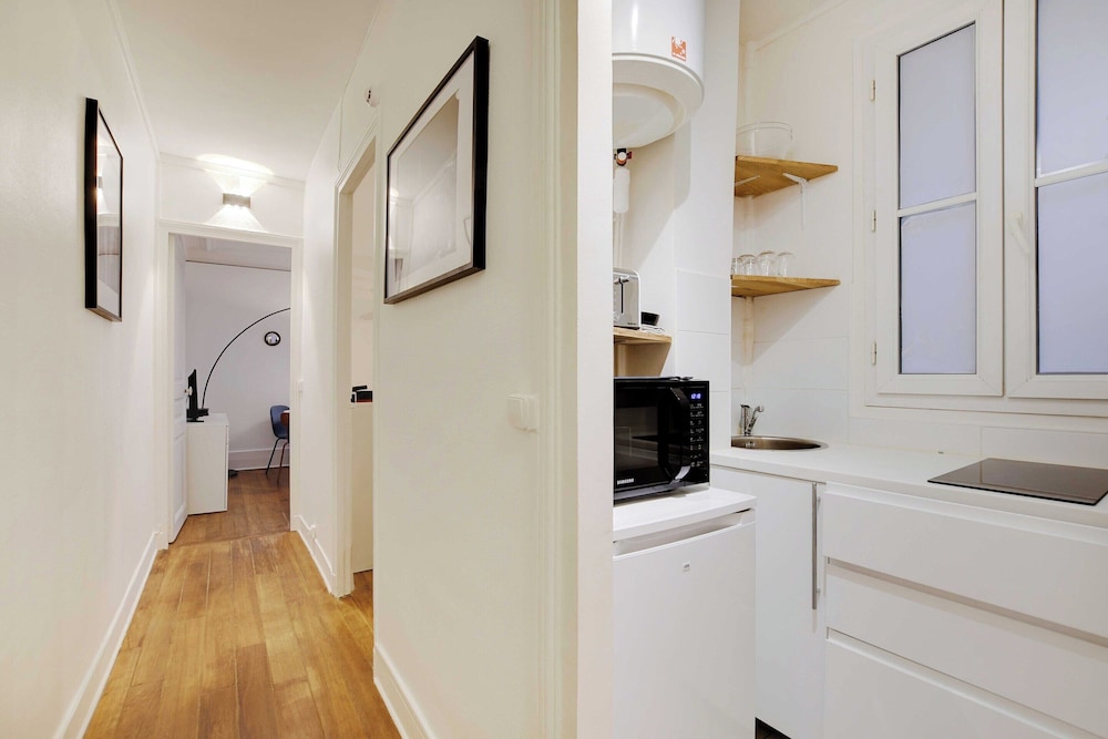 Apartment photo 2