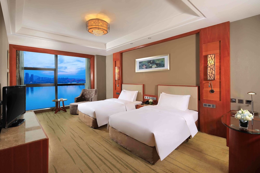 Superior Twin Room, River View photo 1