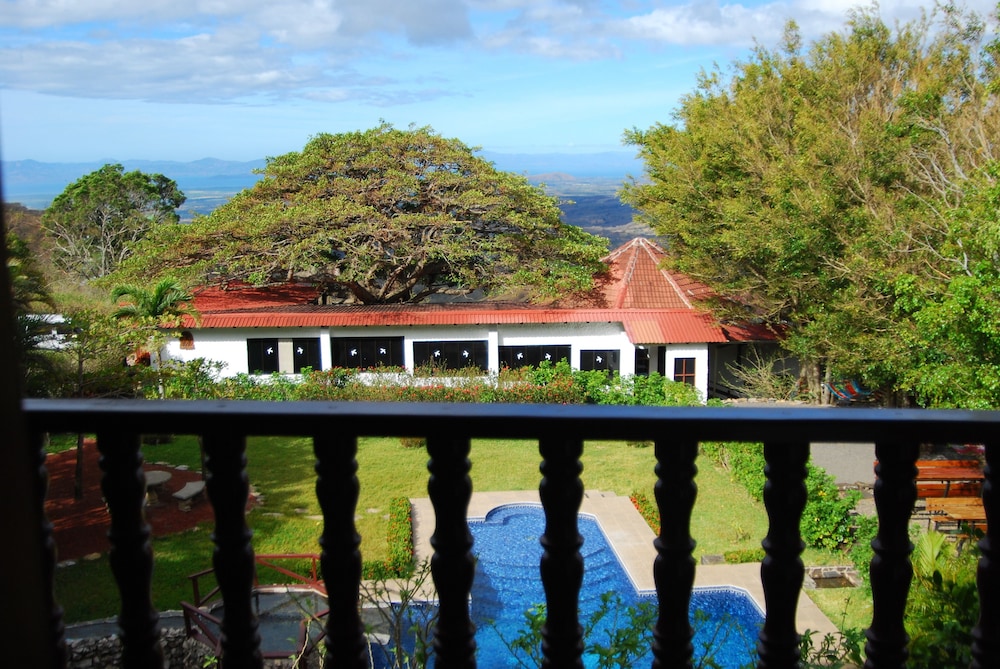 Standard Room, Balcony, Partial Ocean View photo 2