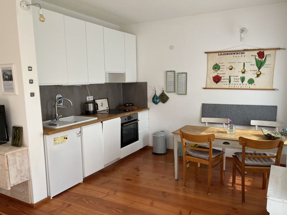 Apartment photo 2