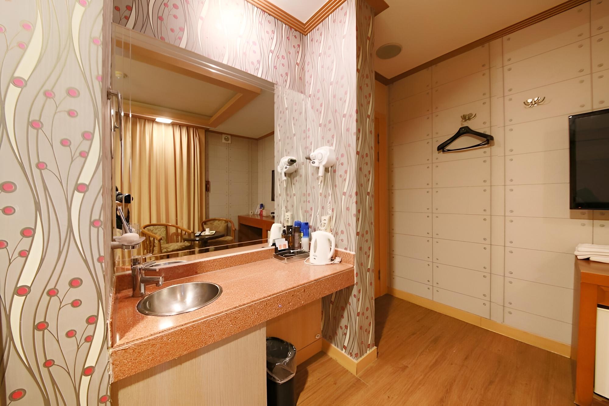 Room (Standard Room (Twin Room)) photo 1