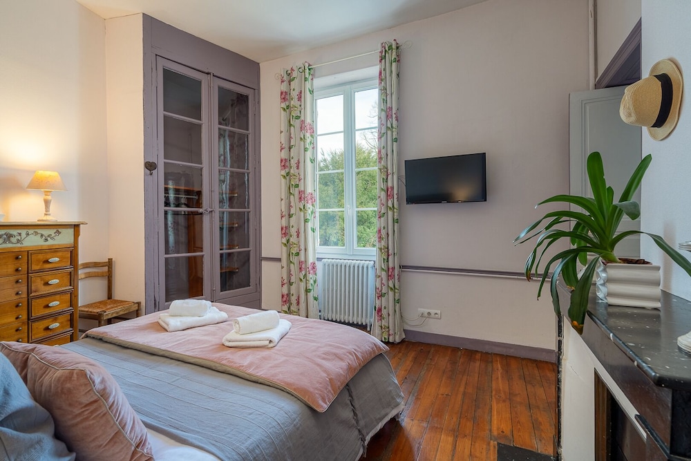 Junior Suite, Park View - Photo 1