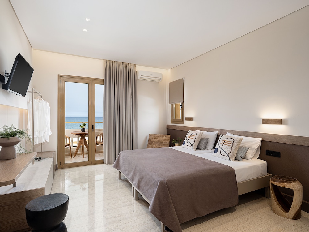 Deluxe Double or Twin Room, 1 Queen Bed, Non Smoking, Sea View