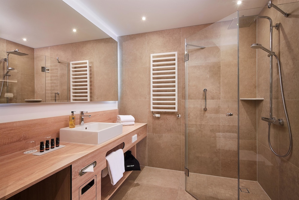 Business Triple Room, Club Lounge Access