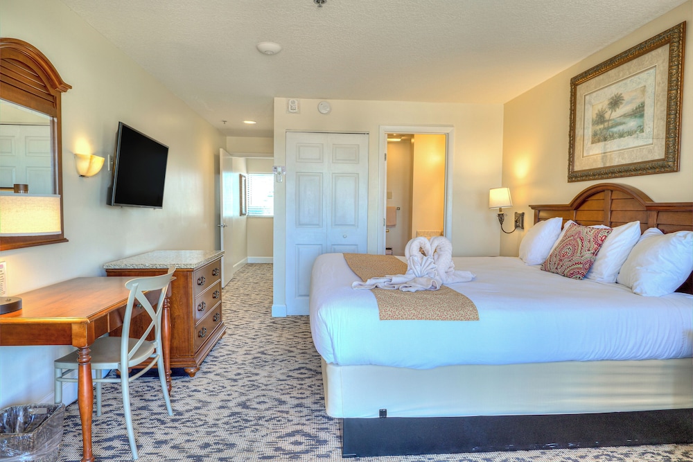 Two Story Townhouse Suite, Partial Oceanview, Jetted Tub, photo 6