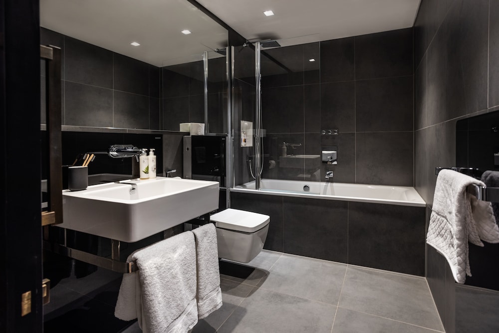 Premium One Bedroom Apartment photo 2
