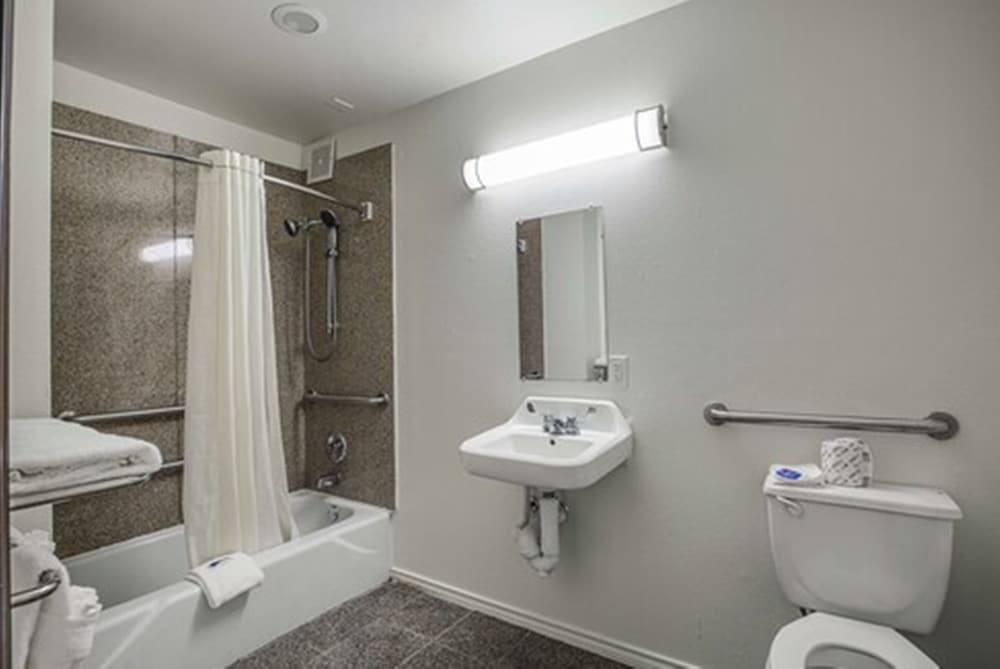 Motel 6-Pasadena, TX, Photo 3