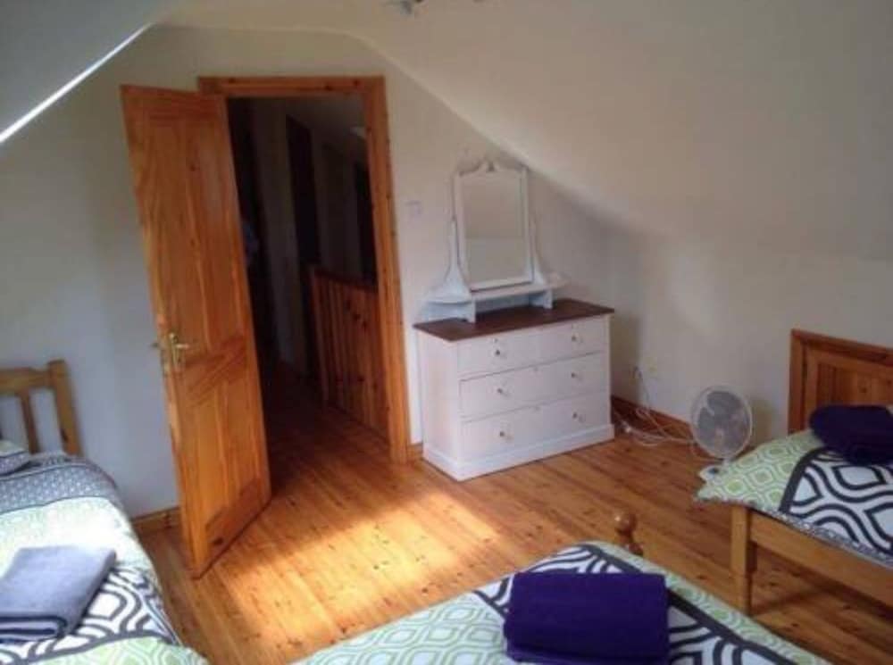 Family Room, Shared Bathroom photo 2