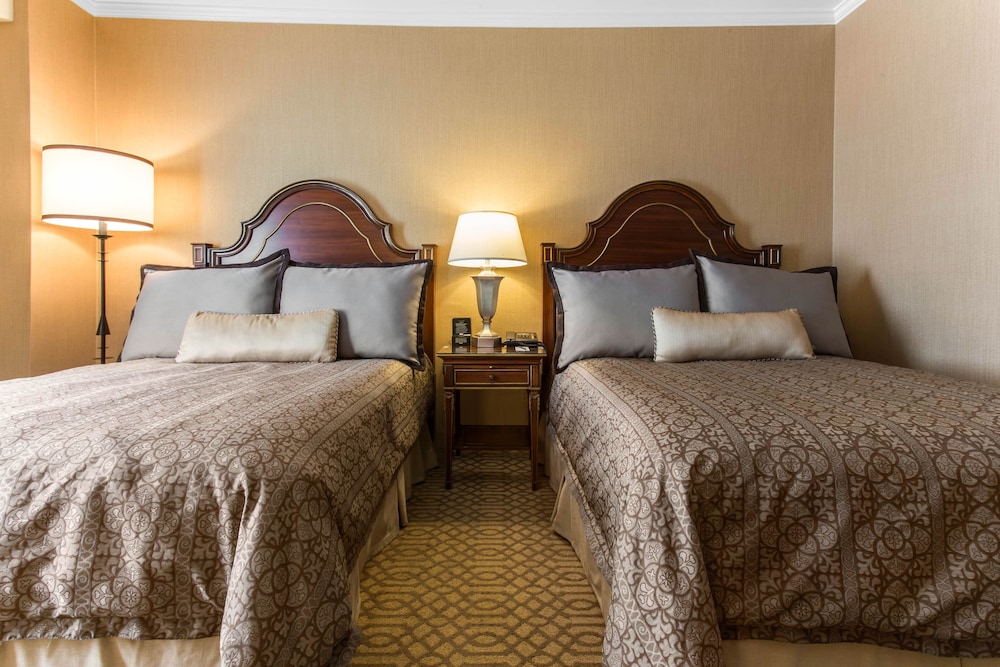 Premier Double Room, 2 Double Beds - Photo 2