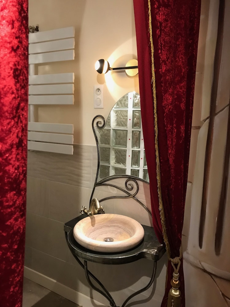 Deluxe Double Room, Balcony - Photo 3