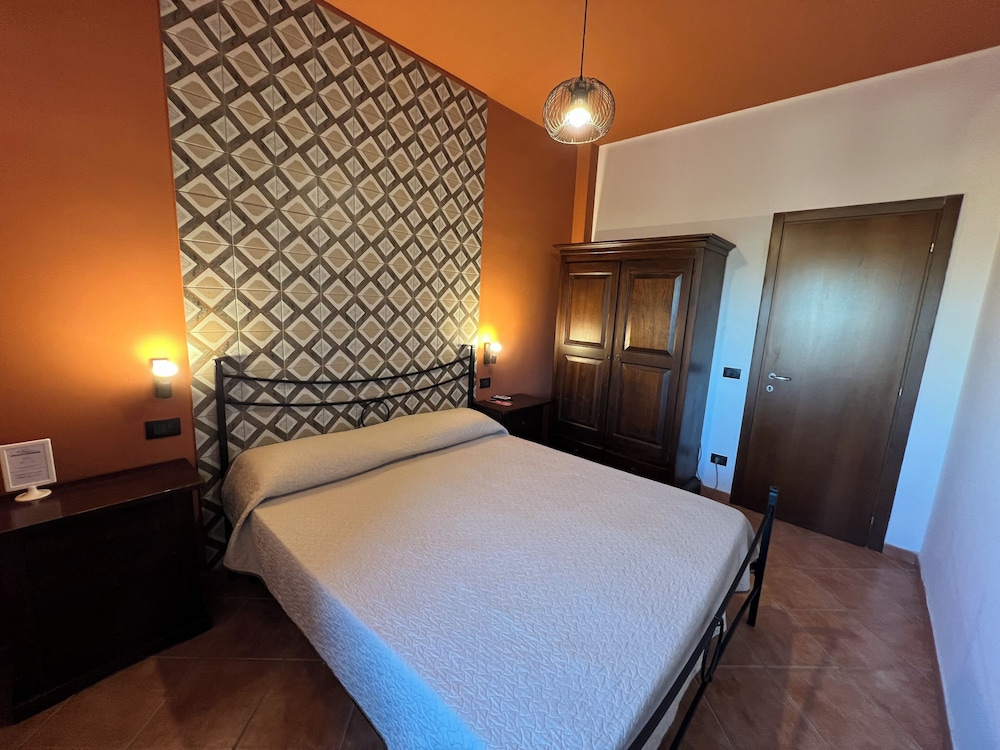 Economy Room, Garden View