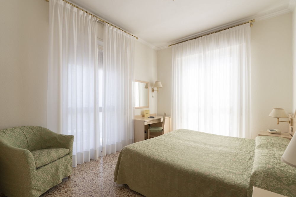 Superior Double or Twin Room photo 1