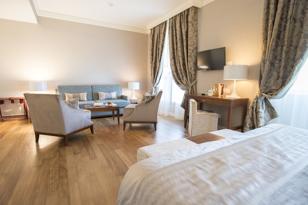 Junior Suite, Lake View (Prestige) - Photo 5