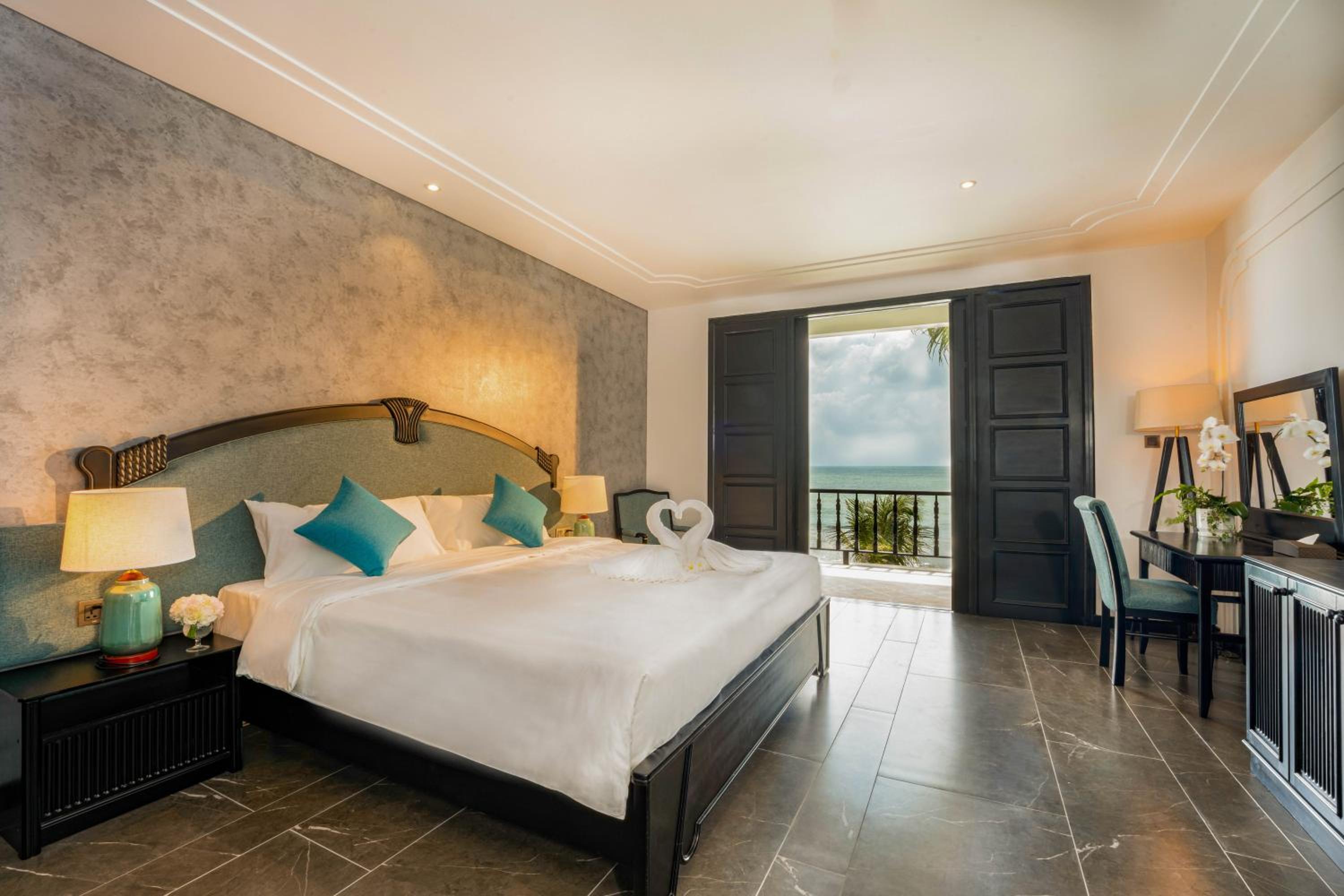 King Suite with Ocean View