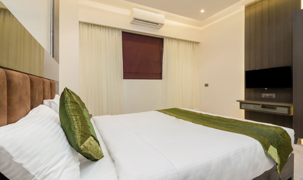 Deluxe Room - Photo 10