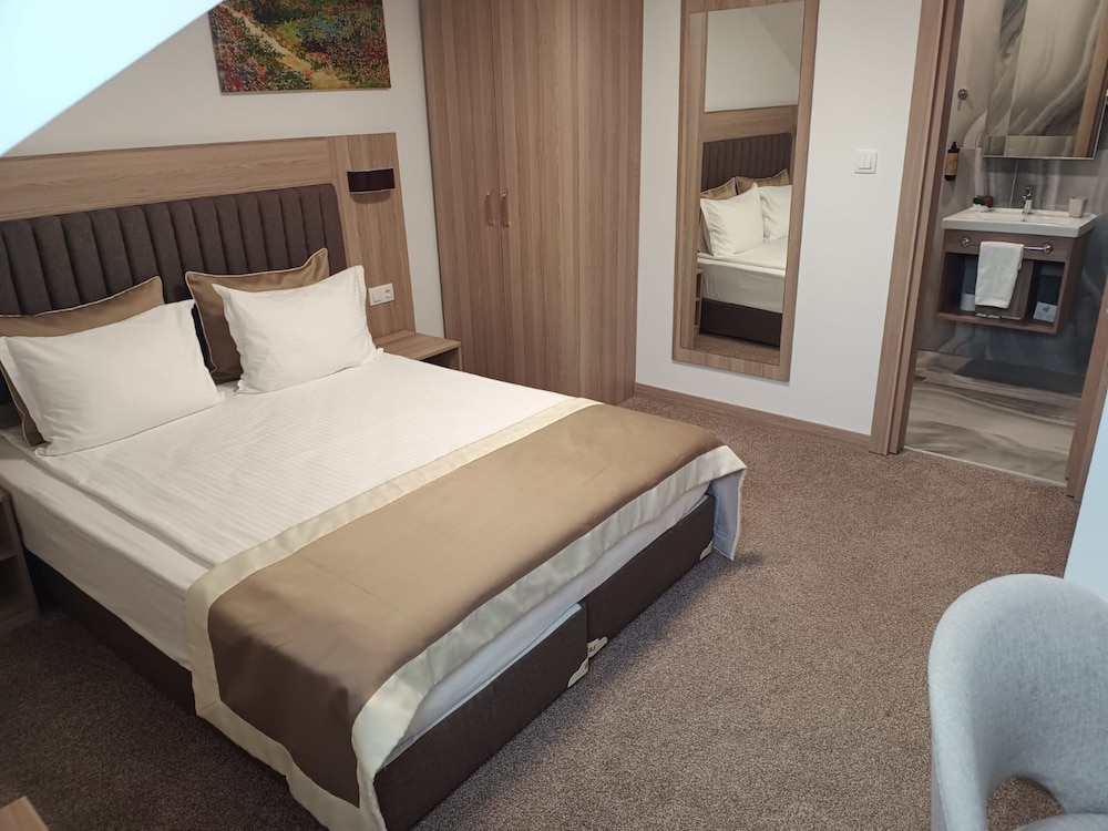 Deluxe Single Room, City View photo 3