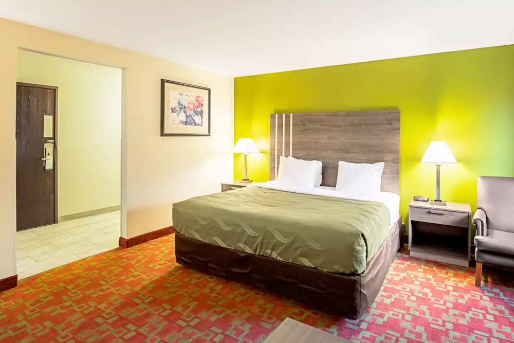 Studio Suite, 1 King Bed, Non Smoking - Photo 1