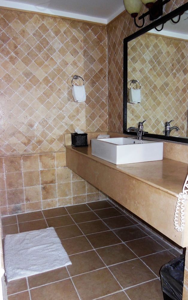 Suite, 1 Bedroom, Non Smoking - Photo 2