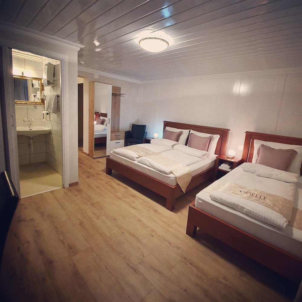 Standard Triple Room - Photo 19