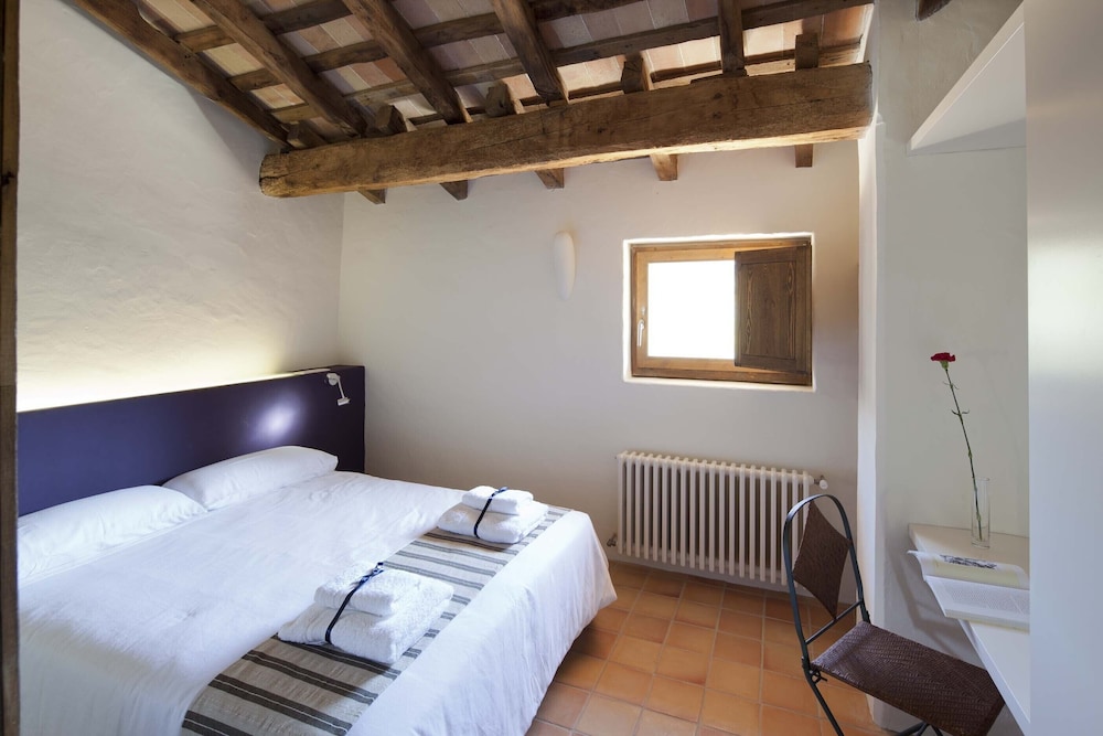 Comfort Double Room, Ensuite, Mountain View (Vall d'Hostoles 2nd floor)