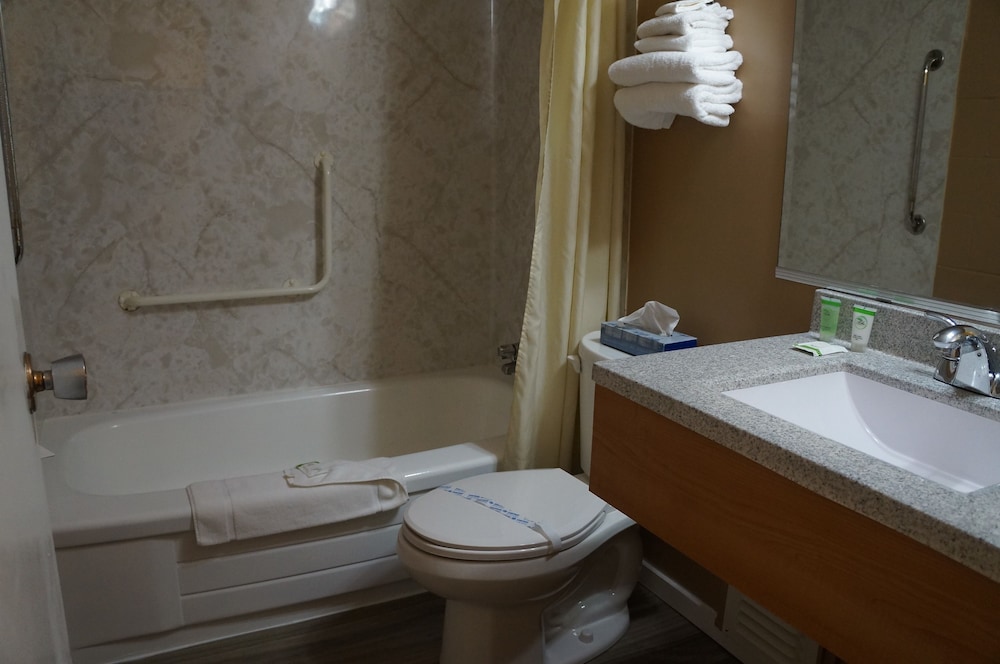 Standard Room, 1 Queen Bed - Photo 6