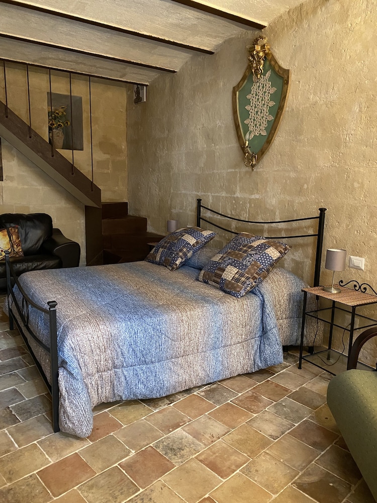 Basic Triple Room (Artemisia)