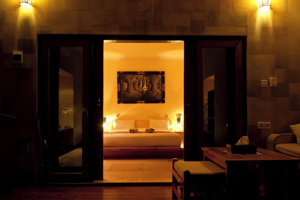 Deluxe Room, Pool View