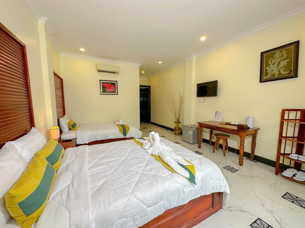 Classic Twin Room, 2 Bedrooms, Non Smoking, Pool View photo 2