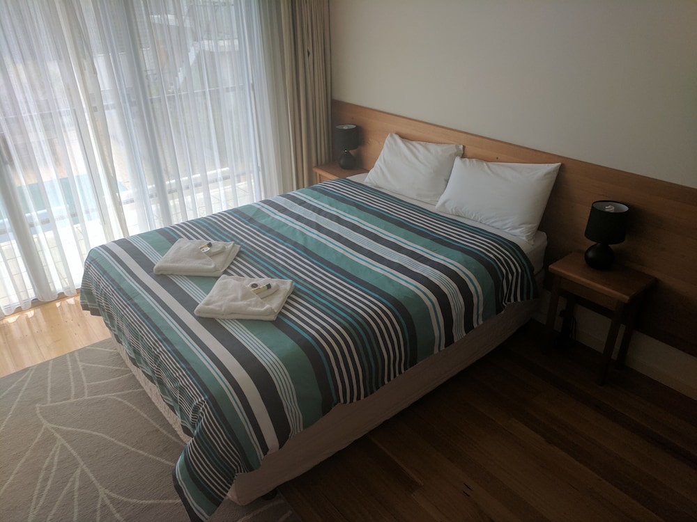 Basic Double Room, 1 Bedroom, Kitchen, Pool View photo 1