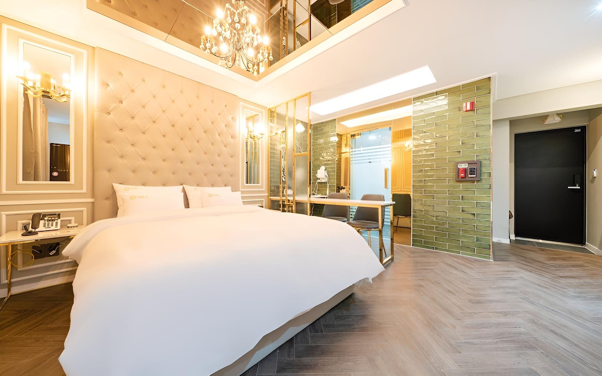 Room (VIP Room (styler Netflix air purifier) photo 3