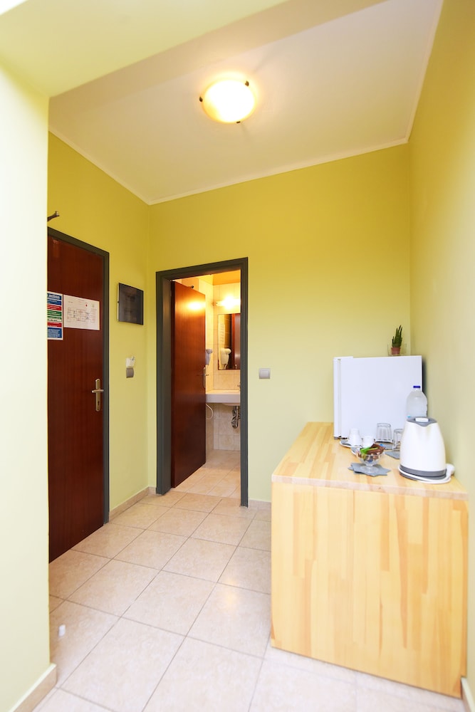 Double Room - Photo 5