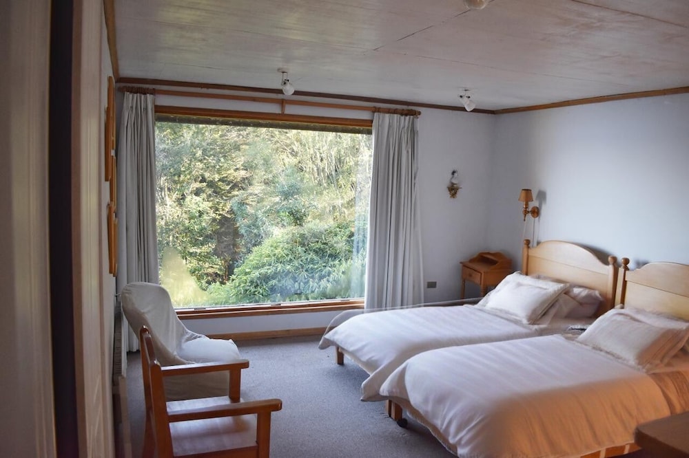 Superior Triple Room, Lake View photo 1