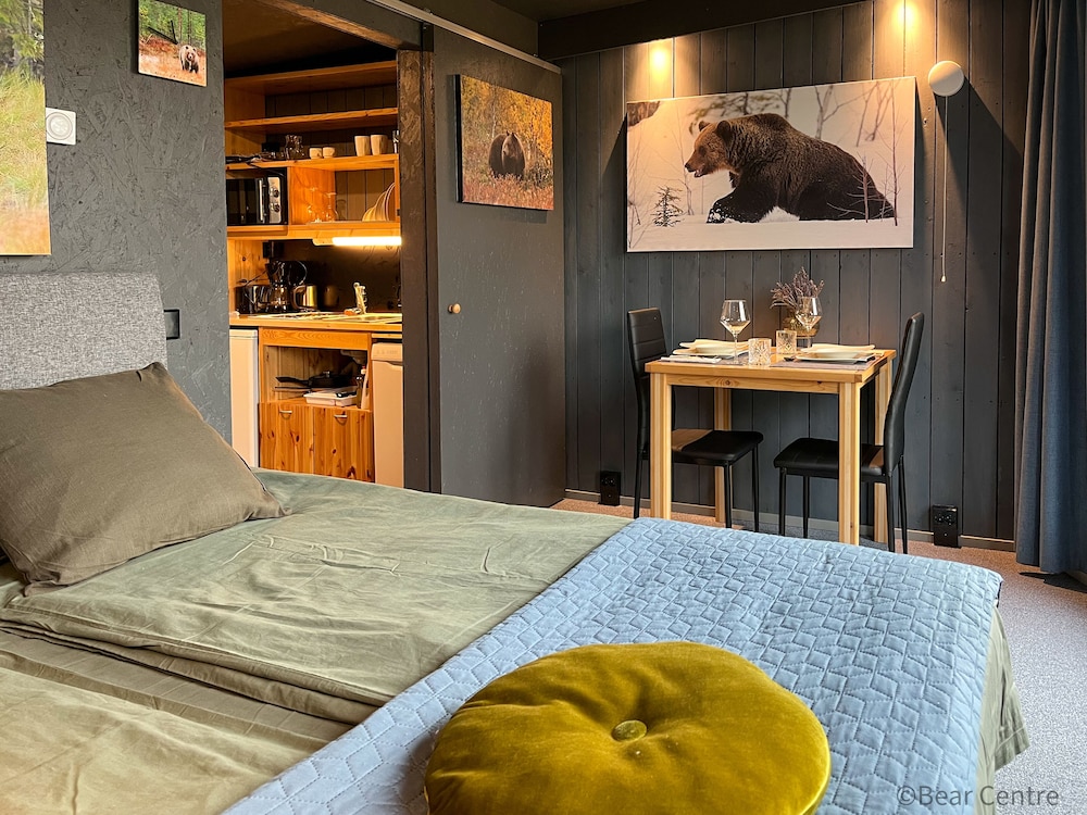 Luxury Cabin, 1 Queen Bed, Park View, Slope side photo 2